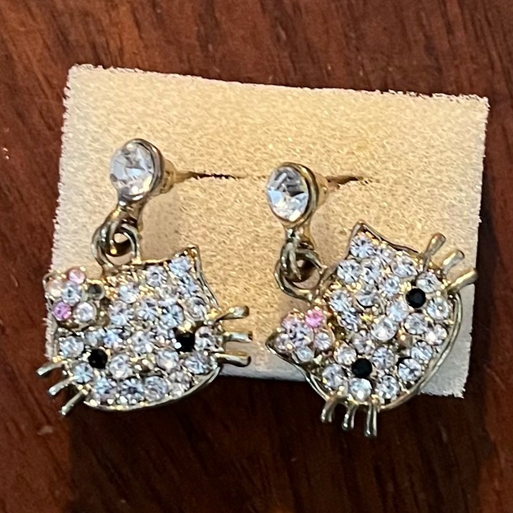 Hello Kitty dangle earrings